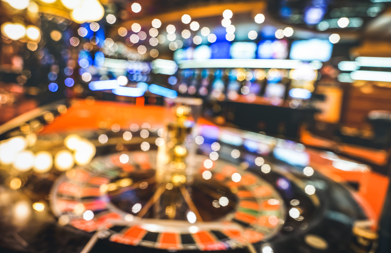 Casino Gambling - Roulette & Slots